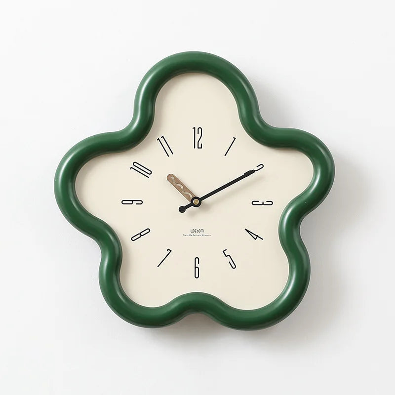 Wall clock size guide showing the 39cm diameter
