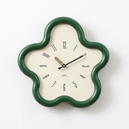 Wall clock size guide showing the 39cm diameter